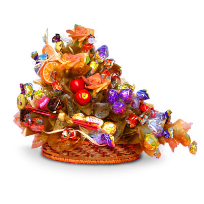 "Ретро". Букет из шоколадных конфет FERRERO ROCHER и леденцов