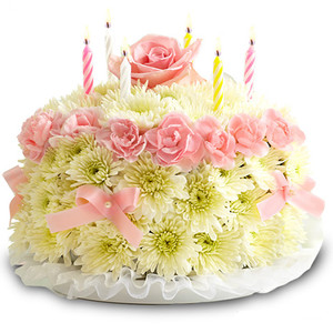 "День Рождения". Фигура торта из живых цветов